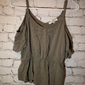 Olive and Oak Green top Size‎ M
